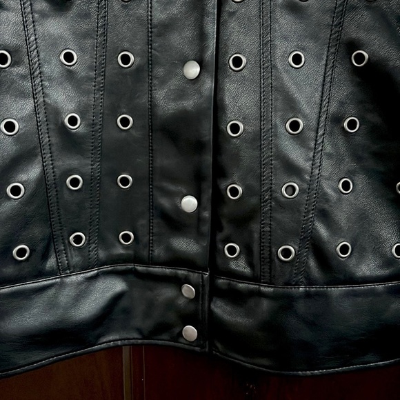 NWT Steve Madden Gabana Faux Leather Grommet Jacket Oversized XS - Picture 11 of 14